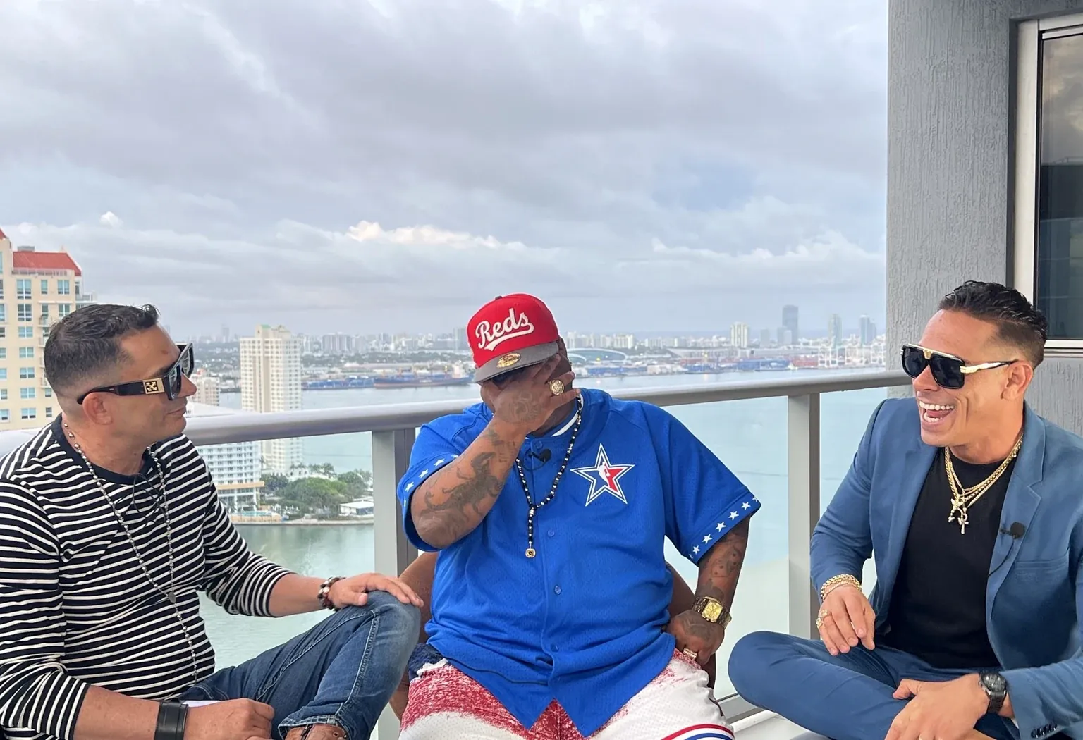 Sandy Show Miami durante una entrevista en Miami